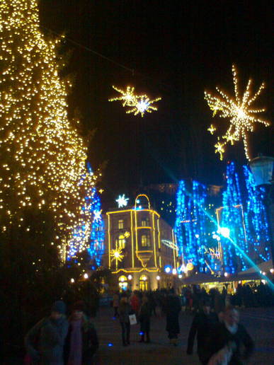 Ljubljana ponoči.jpg