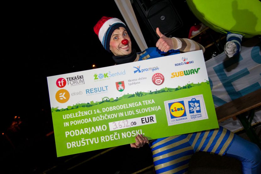 Skoraj 600 Božičkov se nas je nabralo v Tivoliju